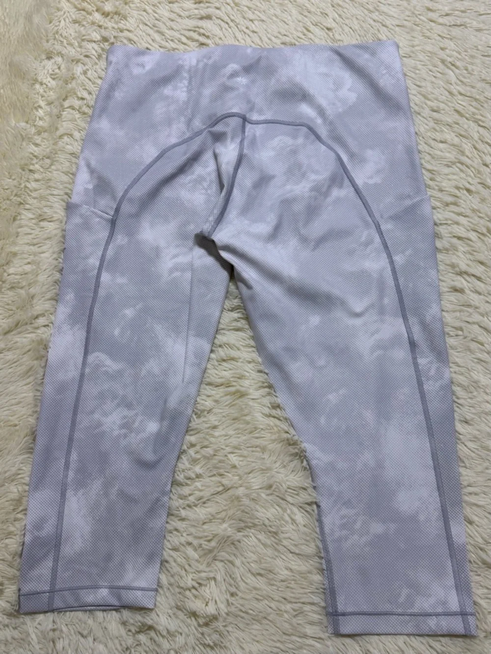 Athleta Salutation Stash Pocket Capri Leggings Light Grey Tie-Dye Print Size 2X - Picture 3 of 13